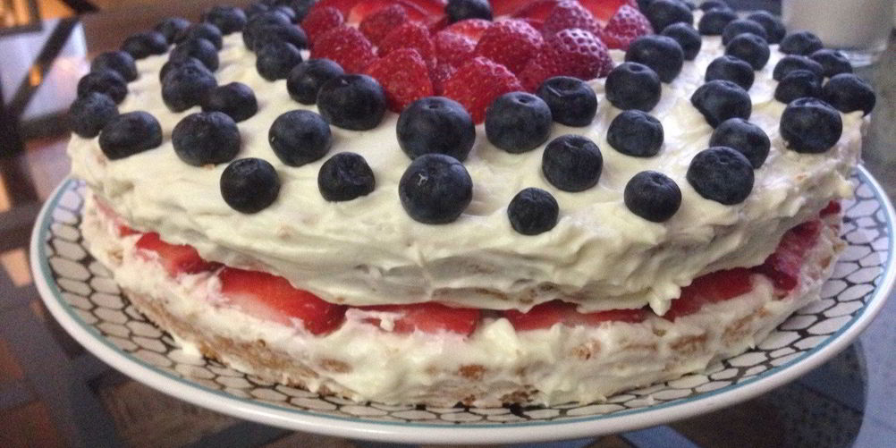 Рецепт бисквитного торта с кремом из сыра маскарпоне