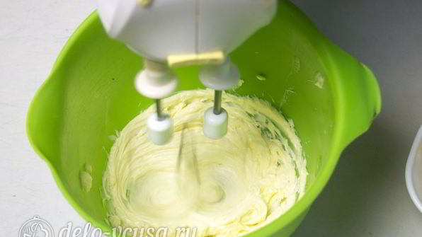 карамельный медовик с апельсиновым кремом