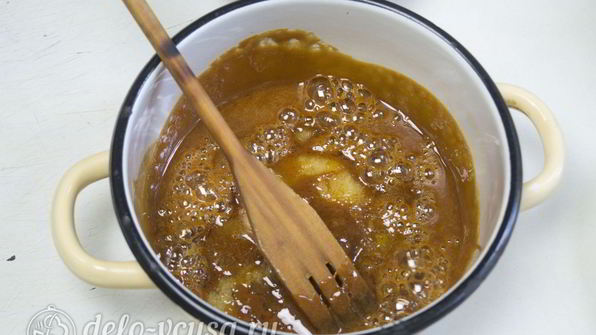 карамельный медовик с апельсиновым кремом