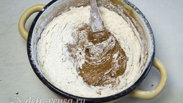 карамельный медовик с апельсиновым кремом