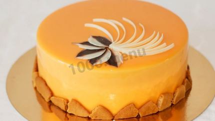 Муссовый торт с зеркальной глазурью Медовый