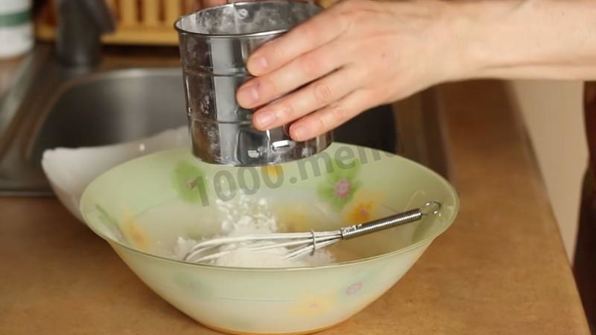 муссовый торт с зеркальной глазурью медовый