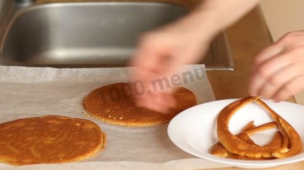 муссовый торт с зеркальной глазурью медовый