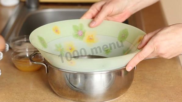 муссовый торт с зеркальной глазурью медовый