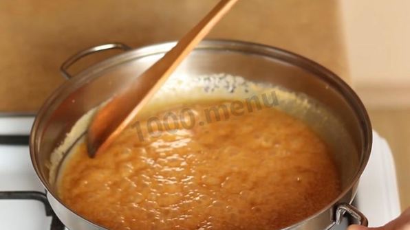 муссовый торт с зеркальной глазурью медовый