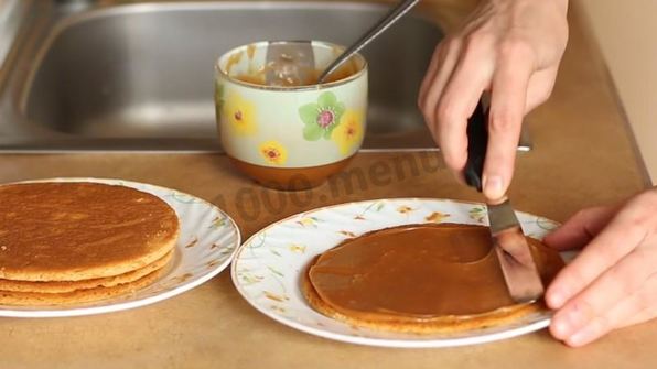 муссовый торт с зеркальной глазурью медовый