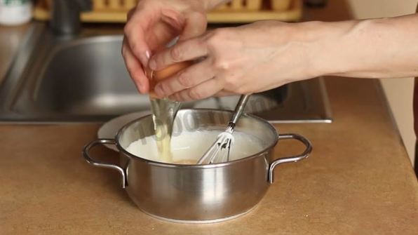 муссовый торт с зеркальной глазурью медовый