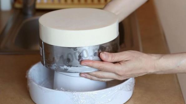 муссовый торт с зеркальной глазурью медовый