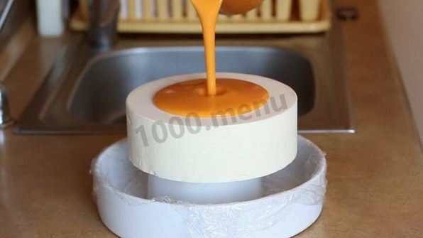 муссовый торт с зеркальной глазурью медовый