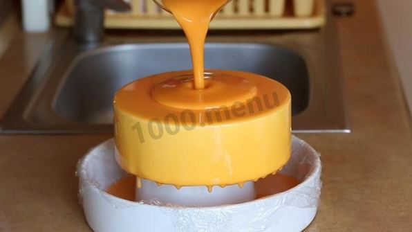 муссовый торт с зеркальной глазурью медовый