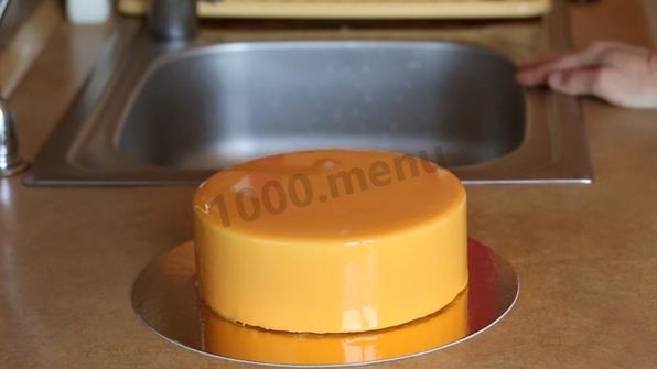 муссовый торт с зеркальной глазурью медовый