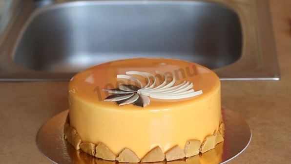 муссовый торт с зеркальной глазурью медовый