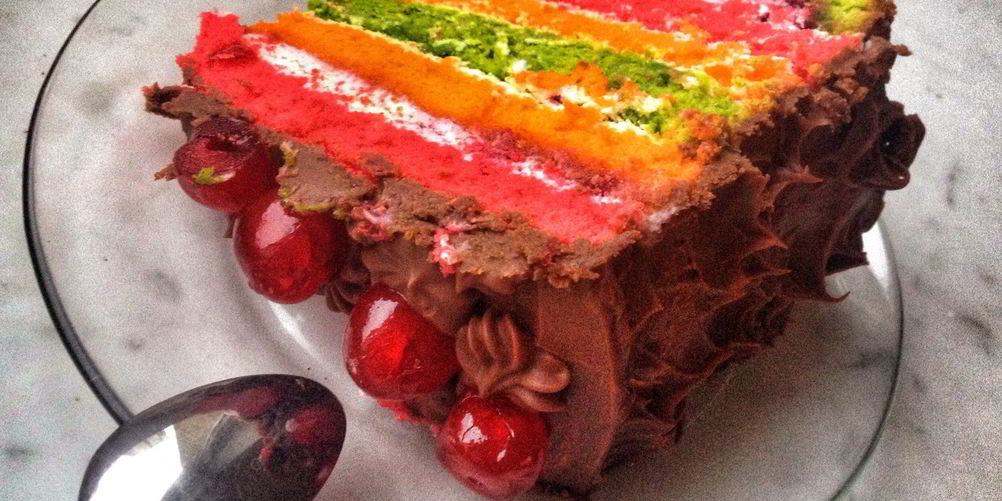 Рецепт радужного бисквитного торта