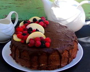 Шоколадно-вишневый торт