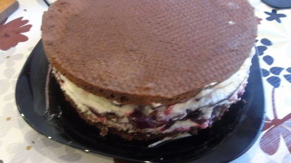 шоколадно-вишневый торт