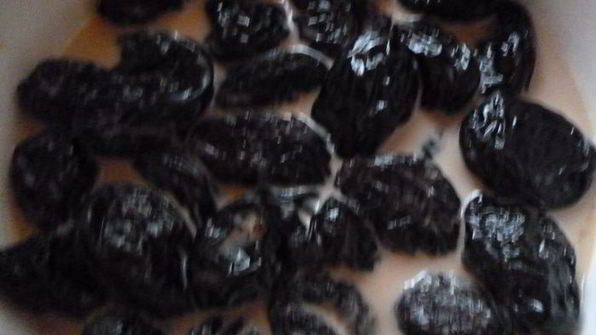 торт чернослив в шоколаде