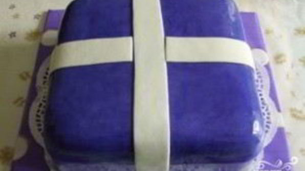 торт подарок