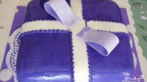 торт подарок