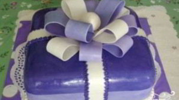 торт подарок