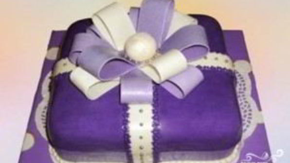 торт подарок