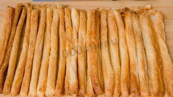 торт полено слоеное