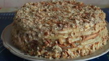 Торт с грецкими орехами и сгущенным молоком на сковороде