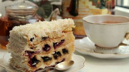 Торт Вишня в снегу