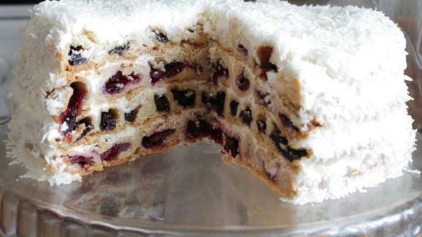 торт вишня в снегу