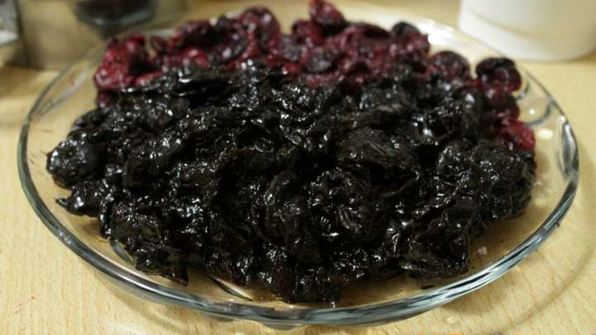 торт вишня в снегу