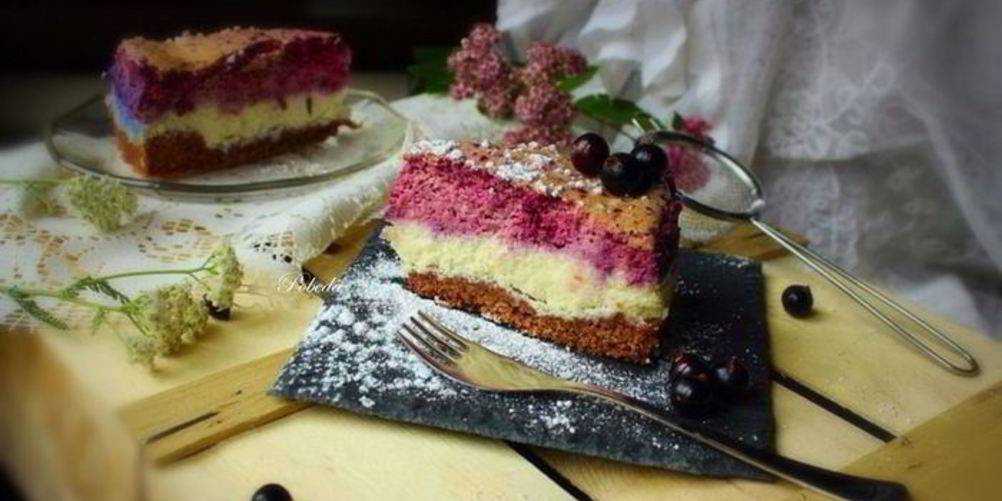 Рецепт трехслойного творожно-ягодный торт