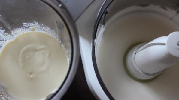 трехслойный творожно-ягодный торт