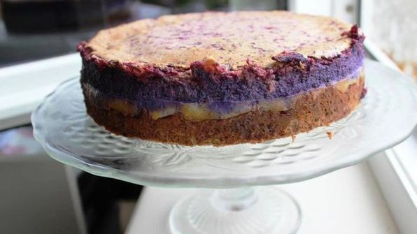 трехслойный творожно-ягодный торт