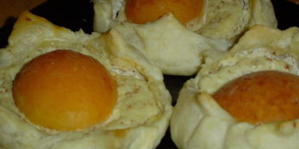 Рецепт творожно-абрикосовых слойки