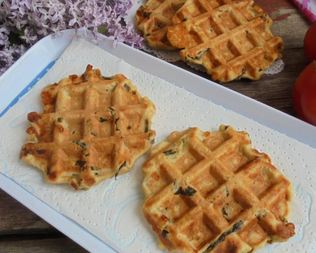 Амарантовые вафли с морской капустой