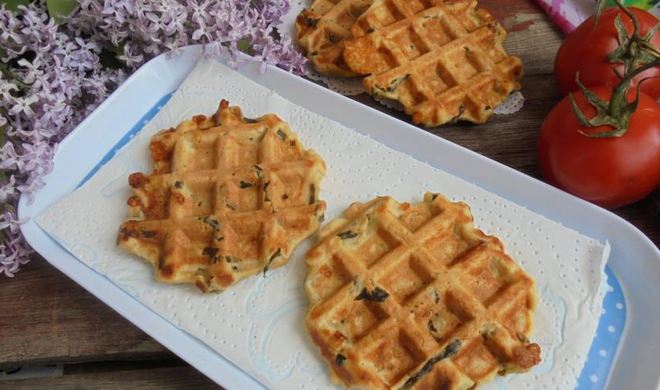 Амарантовые вафли с морской капустой