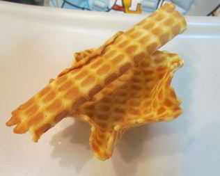 Сладкие вафельные трубочки-корзиночки