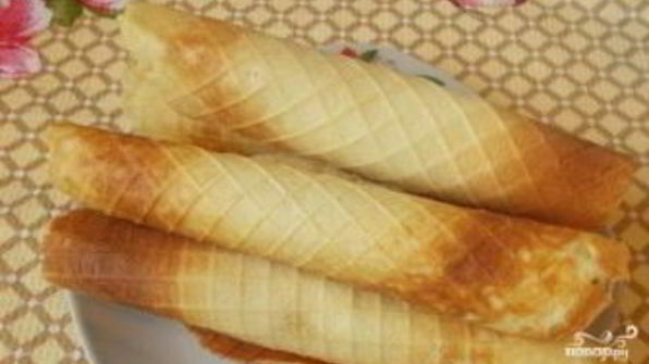 вафли в вафельнице хрустящие