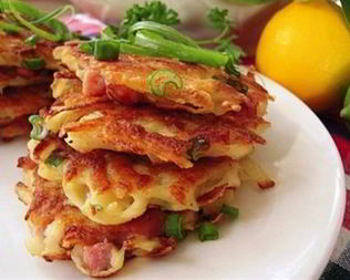 Венские вафли с ветчиной и сыром на сковороде