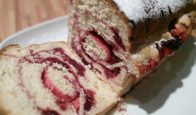 Вишневый рулет