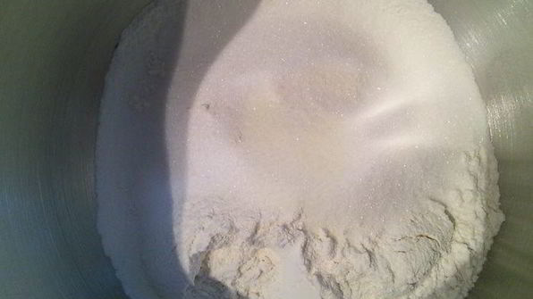 вишневый рулет