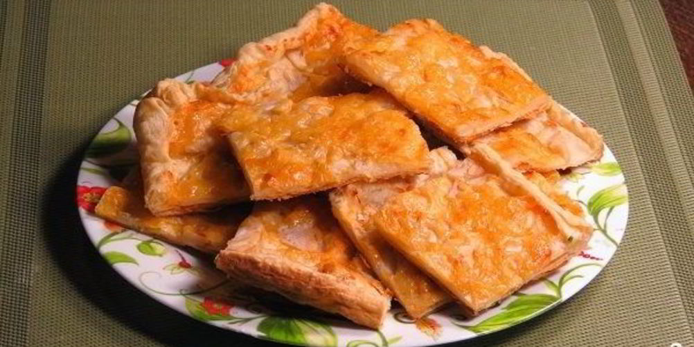 Рецепт выпечки из слоеного теста в духовке