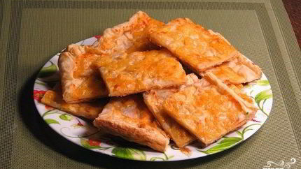 Выпечка из слоеного теста в духовке