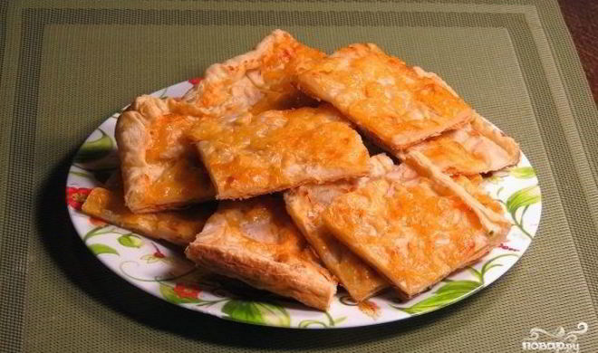 Выпечка из слоеного теста в духовке
