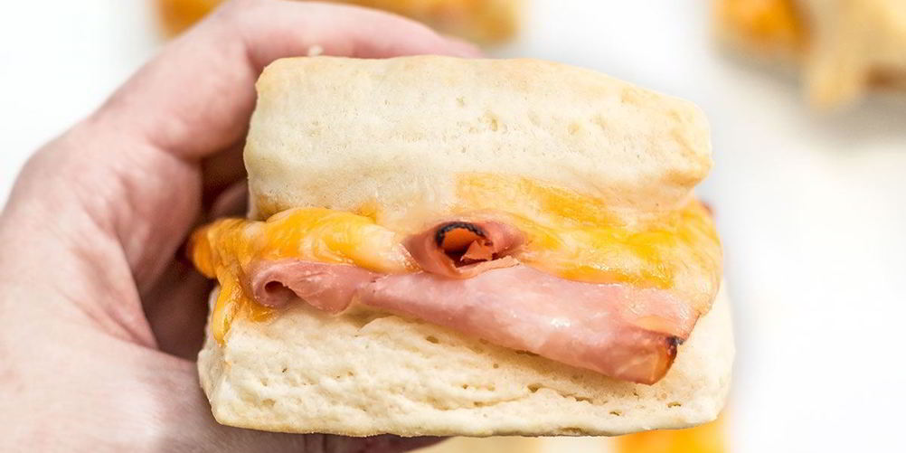 Рецепт выпечки с ветчиной и сыром