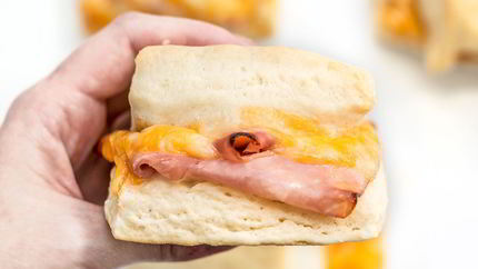 Выпечка с ветчиной и сыром