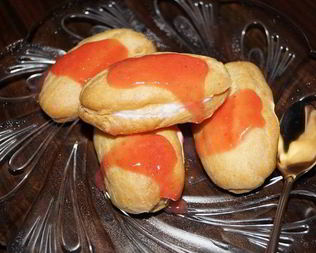 Клубничные эклеры