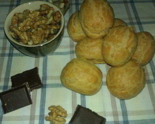 Необыкновенные эклеры с орехово-бейлисовым кремом