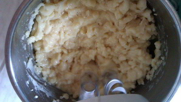 необыкновенные эклеры с орехово-бейлисовым кремом