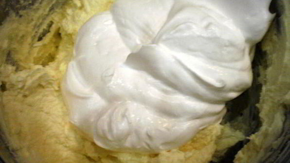 торт с профитролями и хурмой