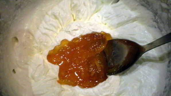 торт с профитролями и хурмой